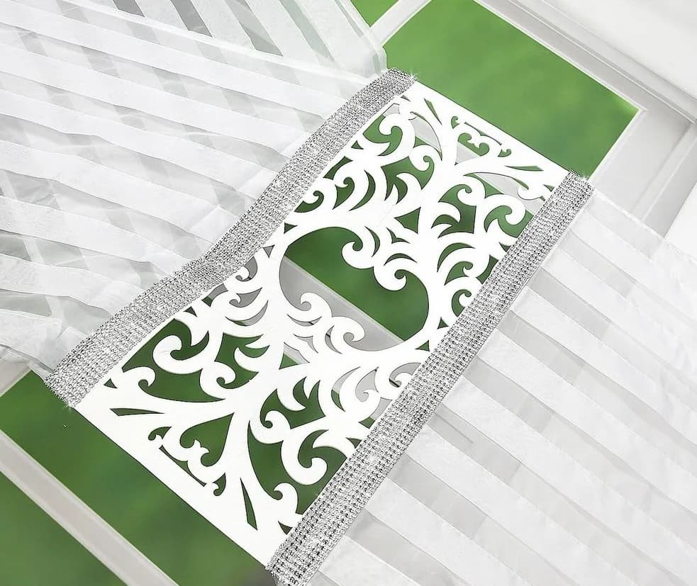 Detale i struktura materiału - Panel dekoracyjny balkonowy z ażurem i cyrkoniami – Śnieżna biel 120x250 cm